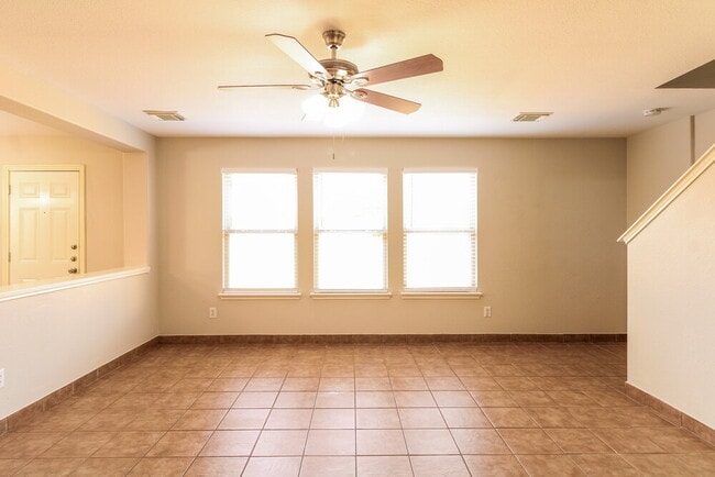 29415 Legends Hill Dr, Spring, TX 77386 - photo 6