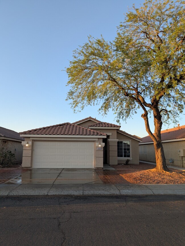 10430 W Orange Dr, Glendale, AZ 85307