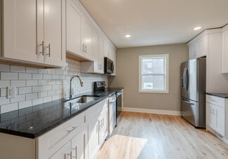 621 3rd St NW Unit 2, Grand Rapids, MI 49504