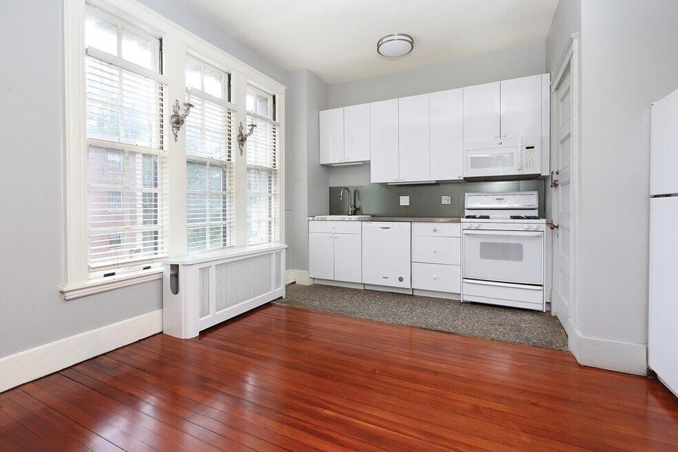 1514 Beacon St unit 27, Brookline, MA 02446 - photo 1