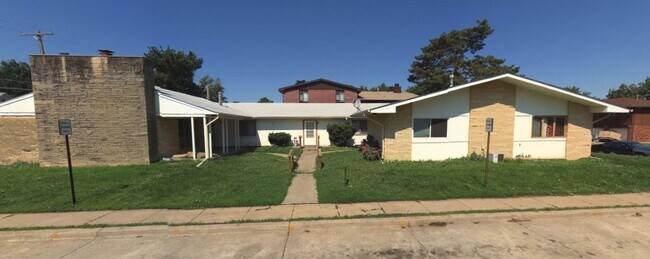 4945 Walker Ave unit 3, Lincoln, NE 68504 - photo 2