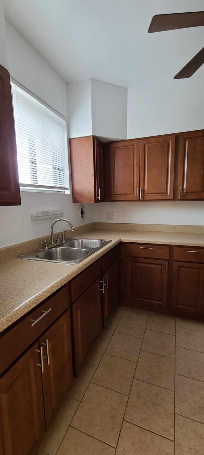 1348 W Chase Ave unit GARDEN, Chicago, IL 60626 - photo 4