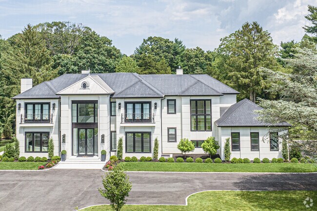 This luxury home is one of many that sit on larger plots in Syosset.