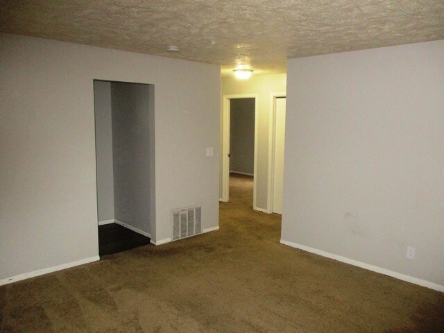 1008 Charlotte Dr, Normal, IL 61761 - photo 4