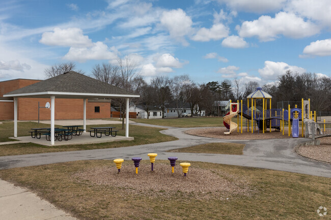 Calednoia Elementary School, Playground.