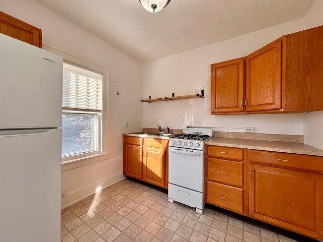 224 Lyon St NE unit 4, Grand Rapids, MI 49503 - photo 5