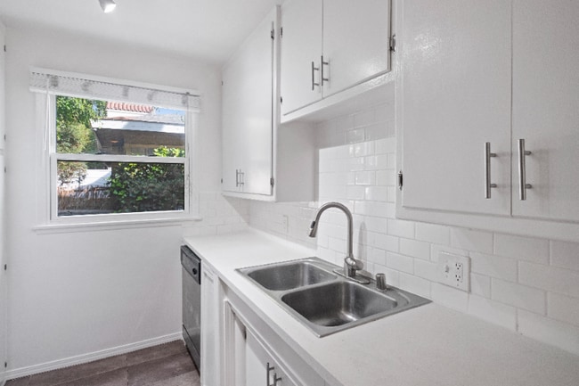 2001 N Beachwood Dr unit 10A, Los Angeles, CA 90068 - photo 6