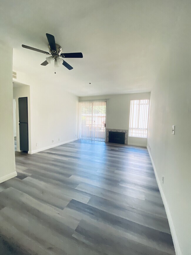 1220 Las Palmas Ave N unit 207, Los Angeles, CA 90038 - photo 5