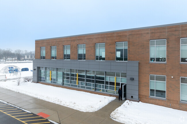 Sunnyside Elementary School has a student-teacher ratio of 12 to 1.