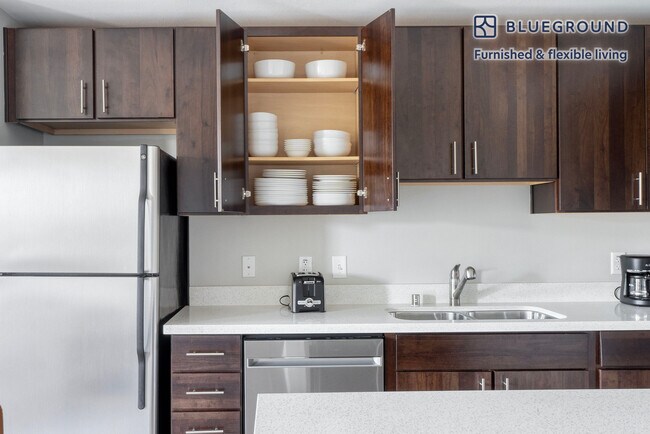 565 San Antonio Rd unit FL5-ID1422, Mountain View, CA 94040 - photo 7