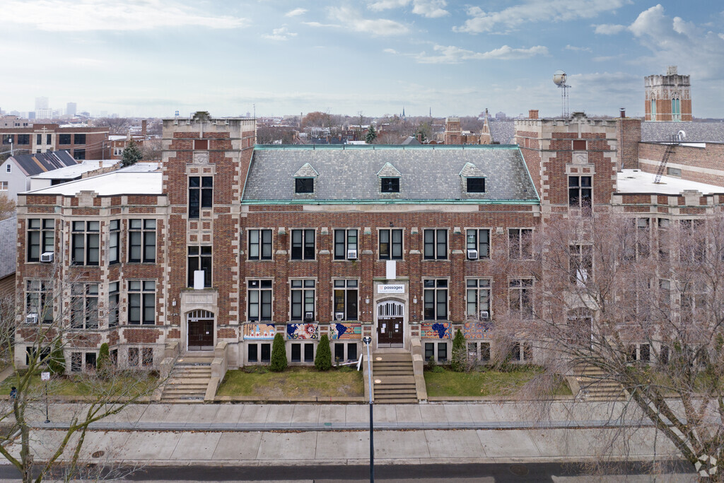The Passages Elementary Charter School welcome kids from around Ravenswood to learn.
