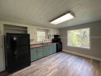 13131 Parrish Ave, Cedar Lake, IN 46303