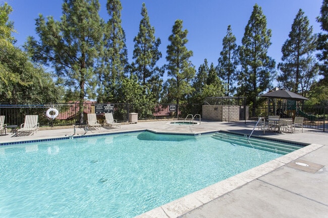 IMT Summerset Village, Chatsworth, CA 91311 - photo 4