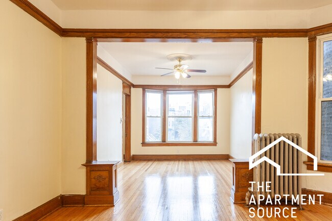 3326 N Clark St unit 2F, Chicago, IL 60657 - photo 2