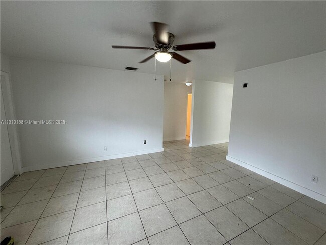 334 E 2nd St, Hialeah, FL 33010 - photo 6