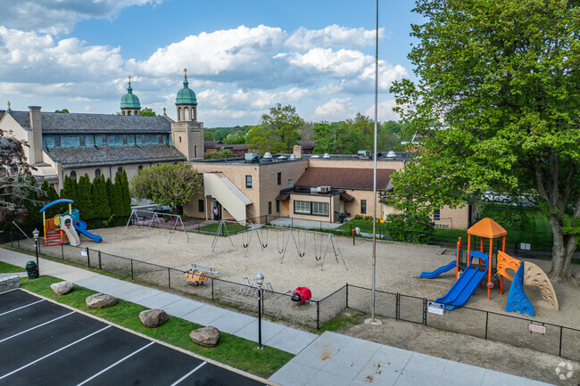 Study at the St Joseph School at 370 Main St, Danbury, CT 06810.