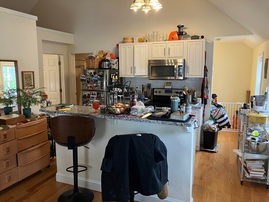 178 Boston Ave unit R, Somerville, MA 02144 - photo 1