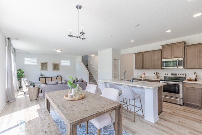 12146 Olivine Ave, Cumberland, IN 46229 - photo 2