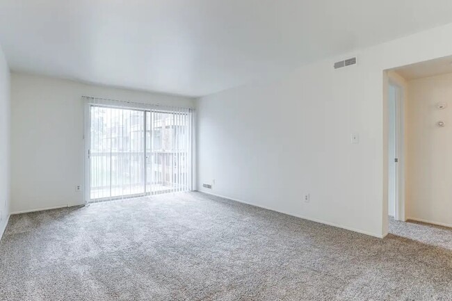Somerset Apartments, Flushing, MI 48433 - photo 4