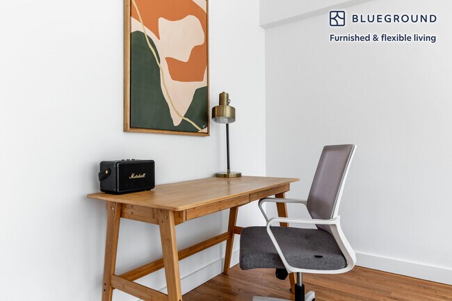 101 W 15th St unit FL6-ID1320, New York, NY 10011 - photo 4