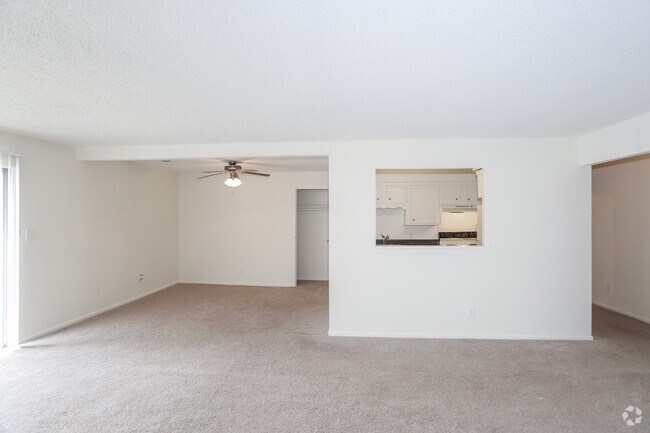 Easy flow from the dinning room area to the living room