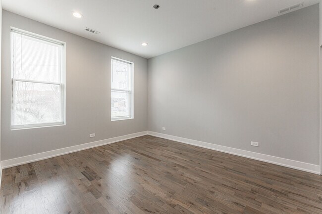 926 W 32nd Place unit 2F, Chicago, IL 60608 - photo 6