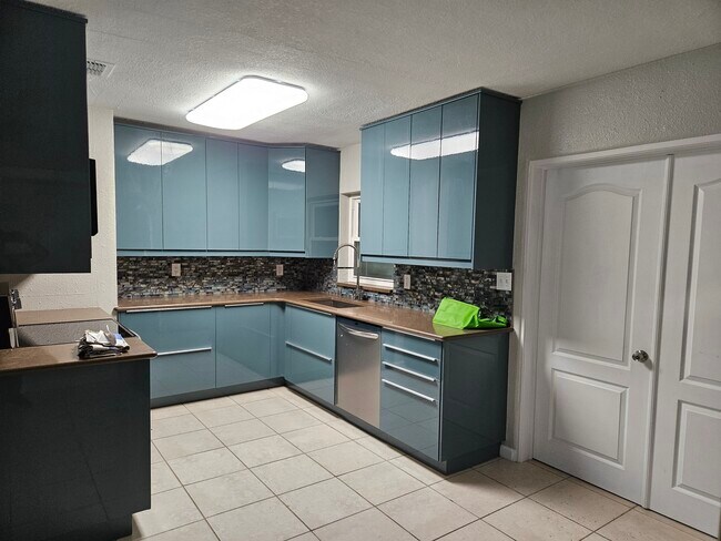 217 S Alder Dr, Orlando, FL 32807 - photo 2