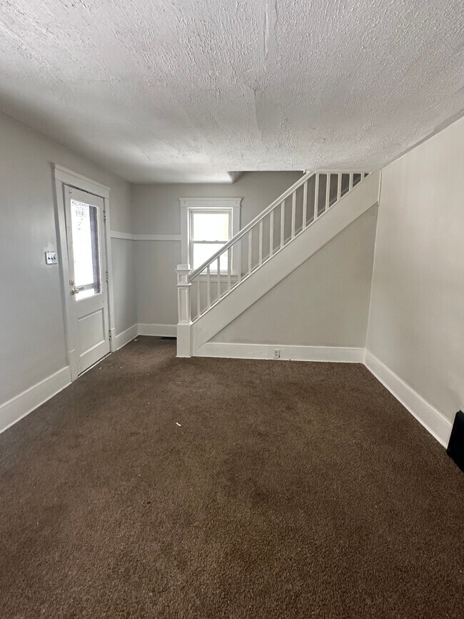 872 E Crosier St, Akron, OH 44306 - photo 7