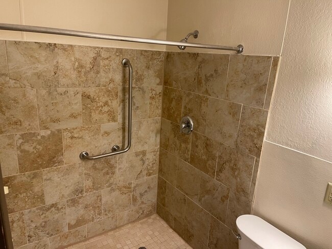 1BR Handicap Accessible Shower Option