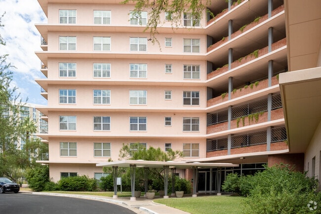 Alvarado Historic District midcentury modern co-ops stand along the Central Avenue metro line.