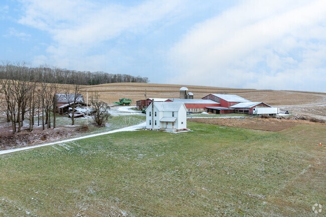 Some farmhouses in Moreland offer hundreds of acres of land.