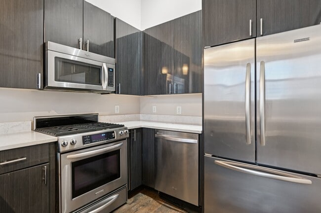 641 N High St, Columbus, OH 43215 - photo 3