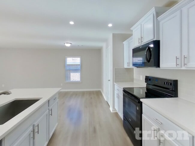 1026 Barrymore Ln, Duncanville, TX 75137 - photo 3