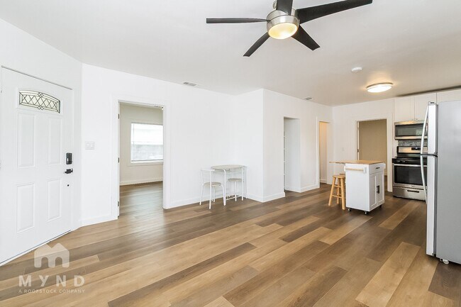 702 Dixieanne Ave, Sacramento, CA 95815 - photo 7