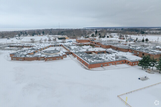 Silver Creek Elementary School has an extensive academic program for students to excel academically and achieve their goals.