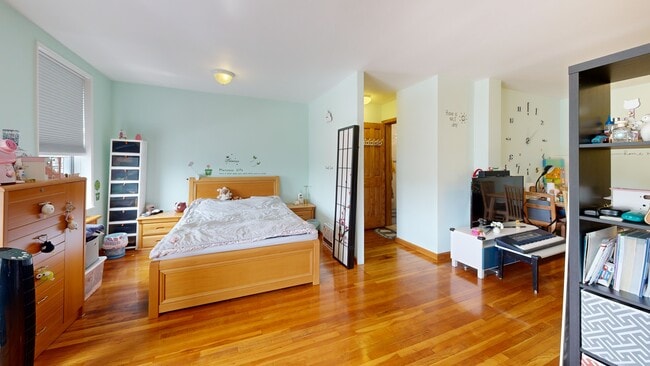 152-72 Melbourne Ave unit 2A, Flushing, NY 11367 - photo 2