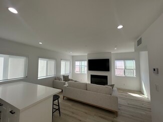 221 36th Place Unit M.B.ModernSeaView, Manhattan Beach, CA 90266