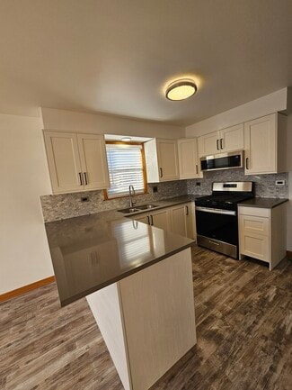 6313 W Montrose Ave Unit 1st, Chicago, IL 60634