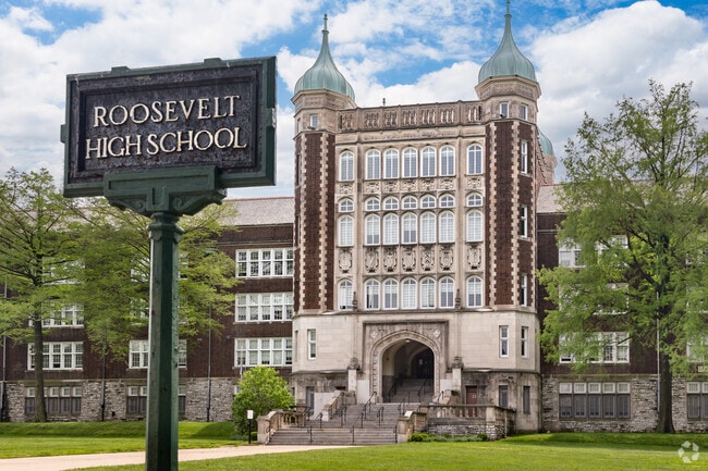Roosevelt High School focuses on core subjects like science.