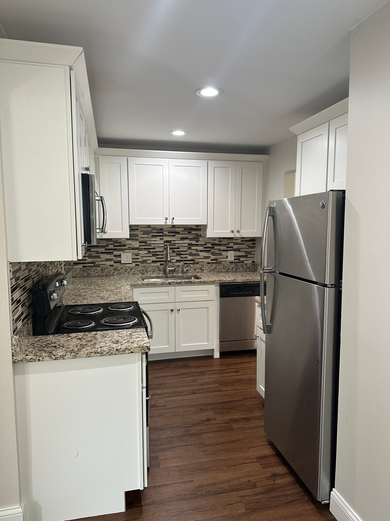 13366 North Rd, Fenton, MI 48430 - photo 1