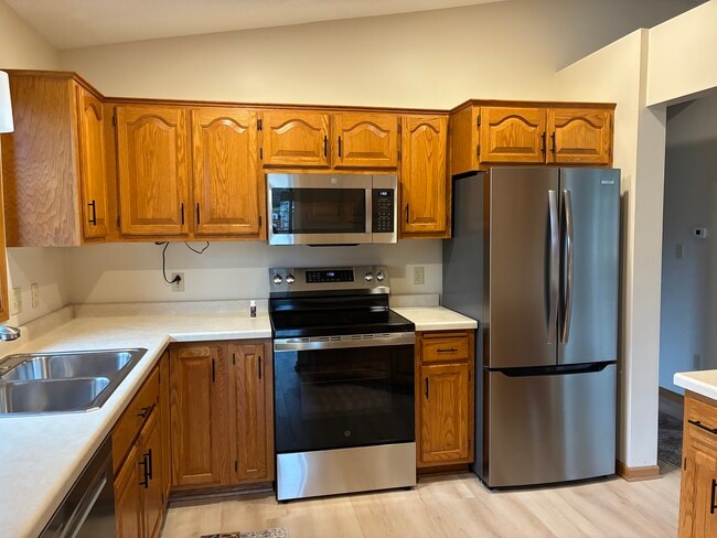 1103 4th St NW, Byron, MN 55920 - photo 4