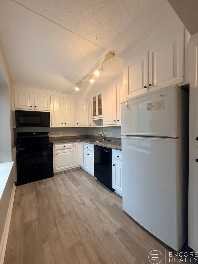 1243 Beacon St, Brookline, MA 02446