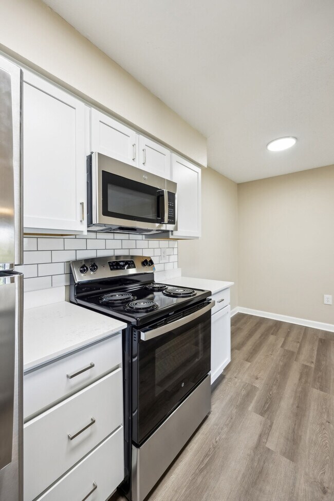 Cypress Pointe, Louisville, KY 40207 - photo 7