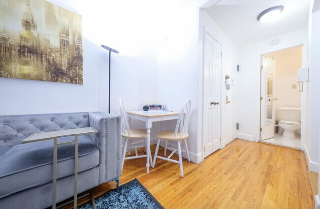 328 E 74th St unit ID1032016P, New York, NY 10021 - photo 2