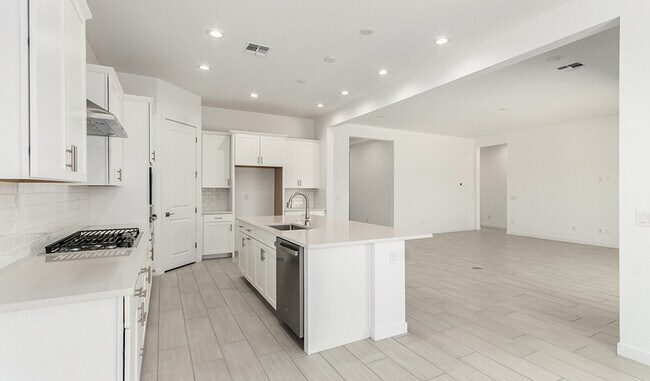 20146 W Monterey Way, Buckeye, AZ 85396 - photo 4