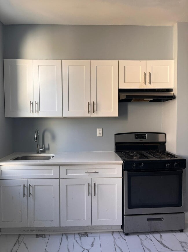 220 Bidwell Ave Unit 2, Jersey City, NJ 07305