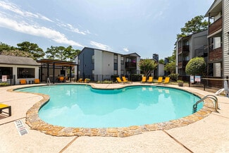 8630 Easton Commons Dr, Houston, TX 77095