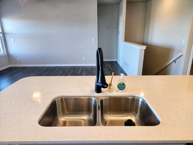 2124 NW 44th St, Ankeny, IA 50023 - photo 7