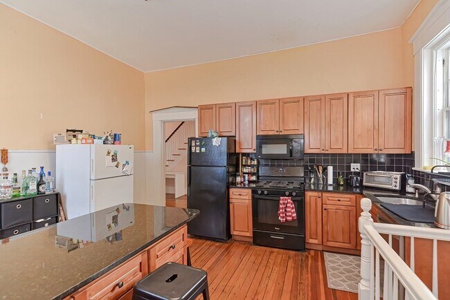 139 Hillside St unit A, Roxbury Crossing, MA 02120 - photo 3