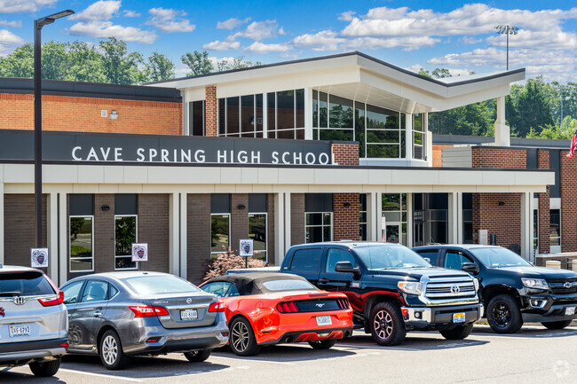 The main entrance of Cave Spring High School.